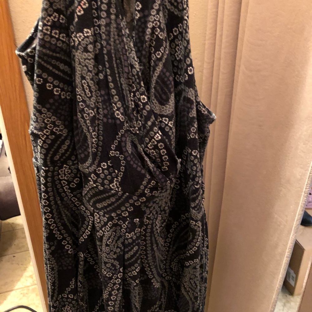 Woman within 3x paisley sundress